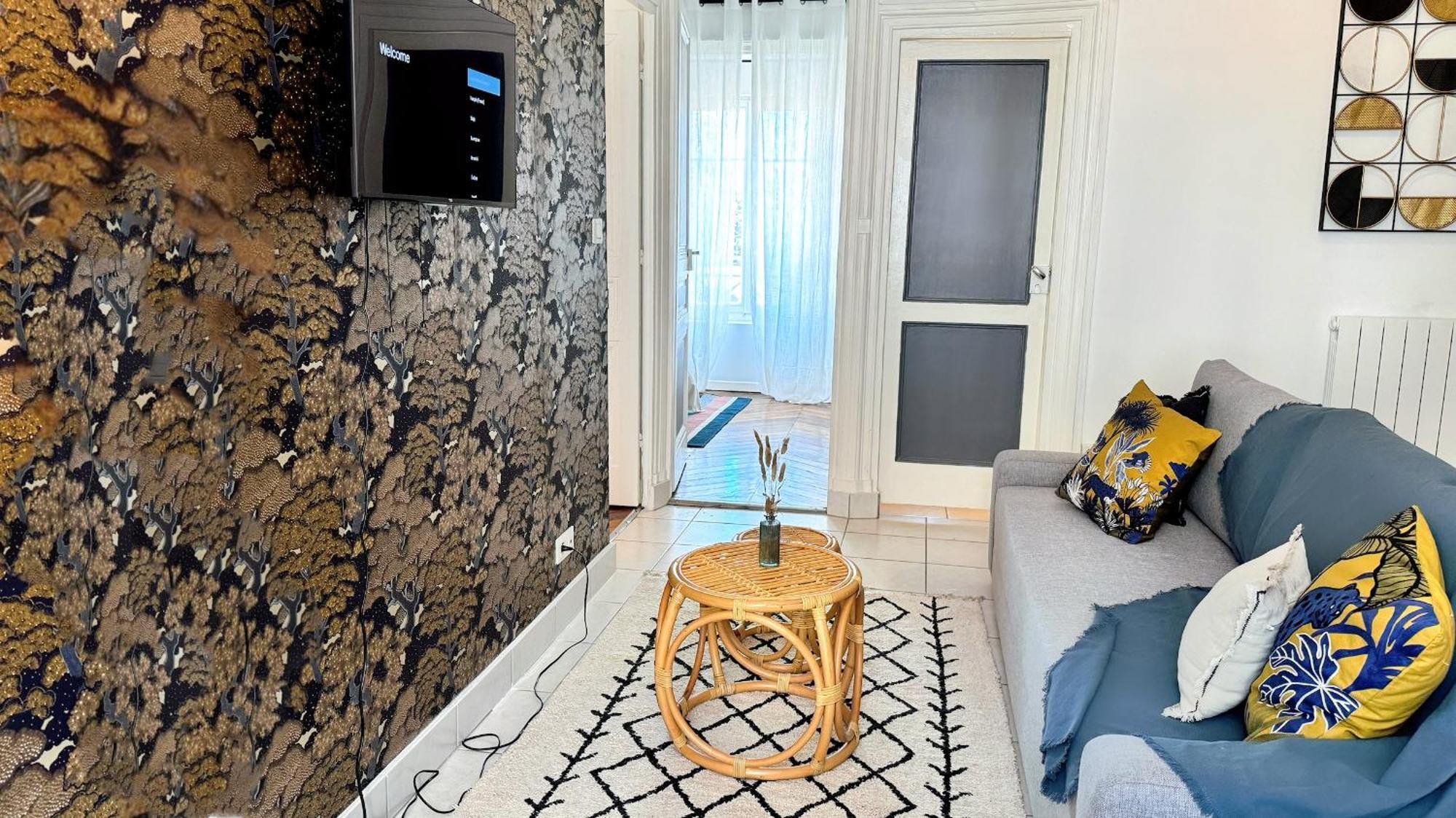 Suite Flamenco Oullins Bagian luar foto